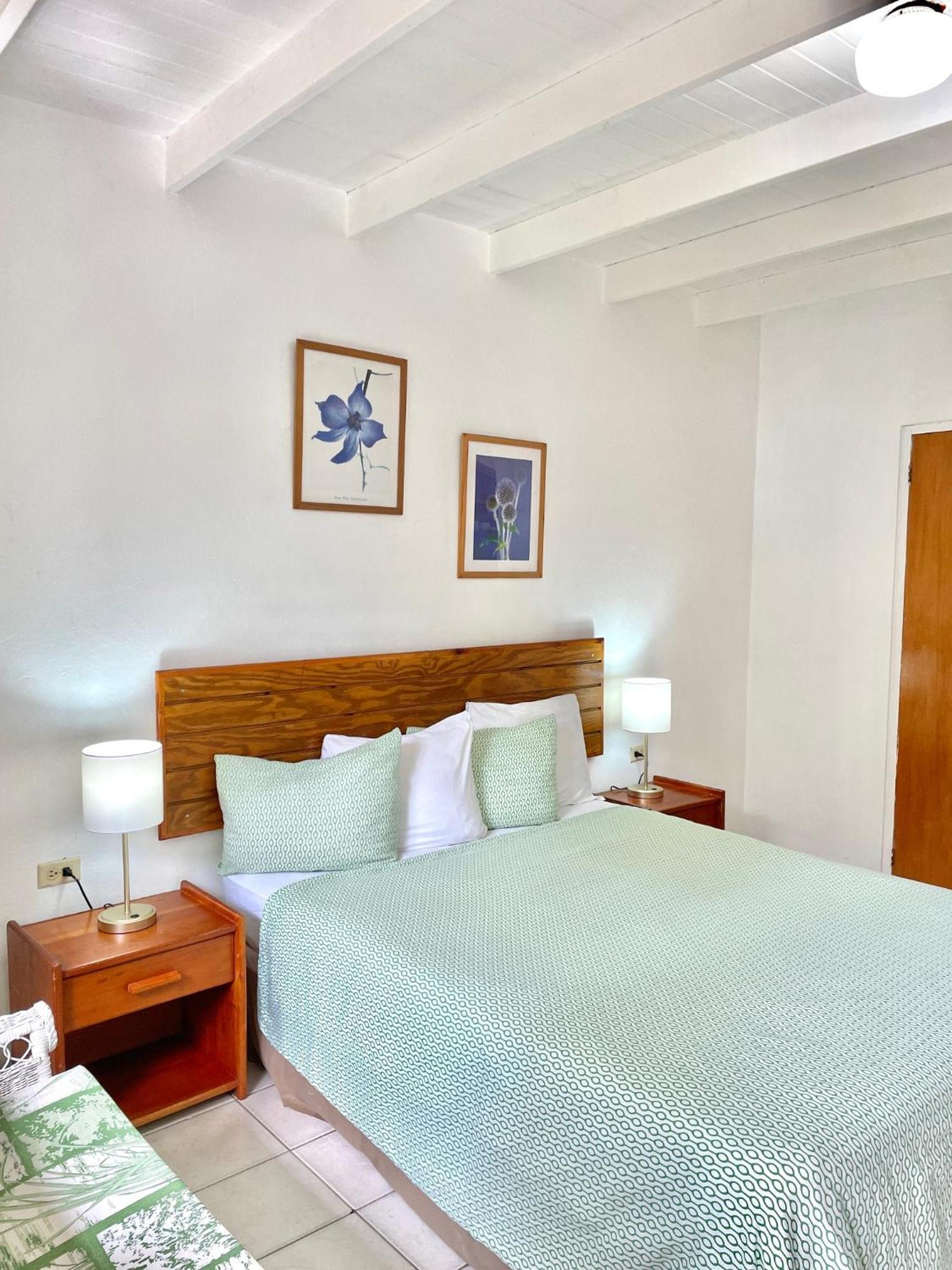 Bananaquit Tobago -Stay Near The Beach 크라운 포인트 외부 사진