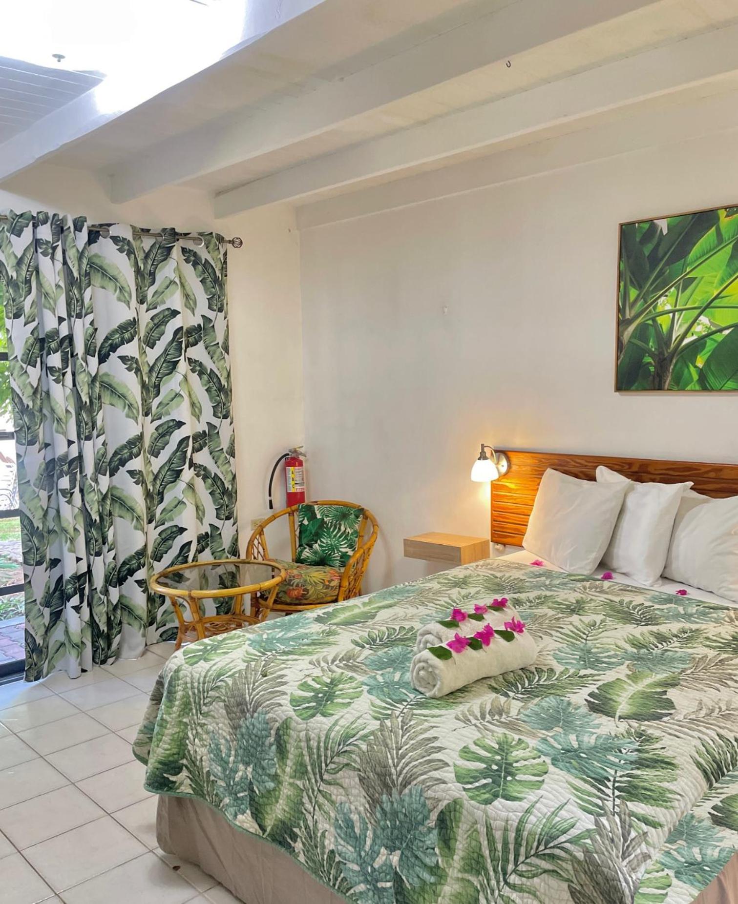 Bananaquit Tobago -Stay Near The Beach 크라운 포인트 외부 사진