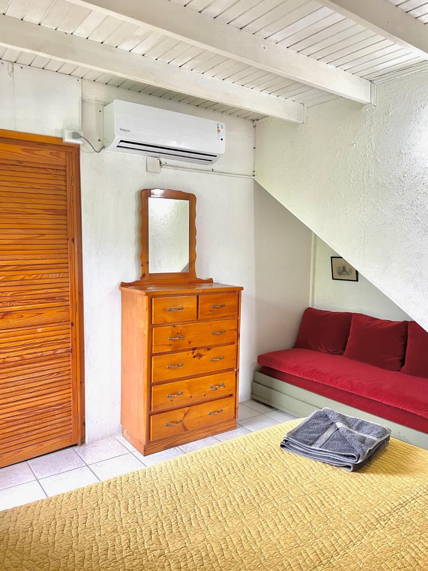 Bananaquit Tobago -Stay Near The Beach 크라운 포인트 외부 사진