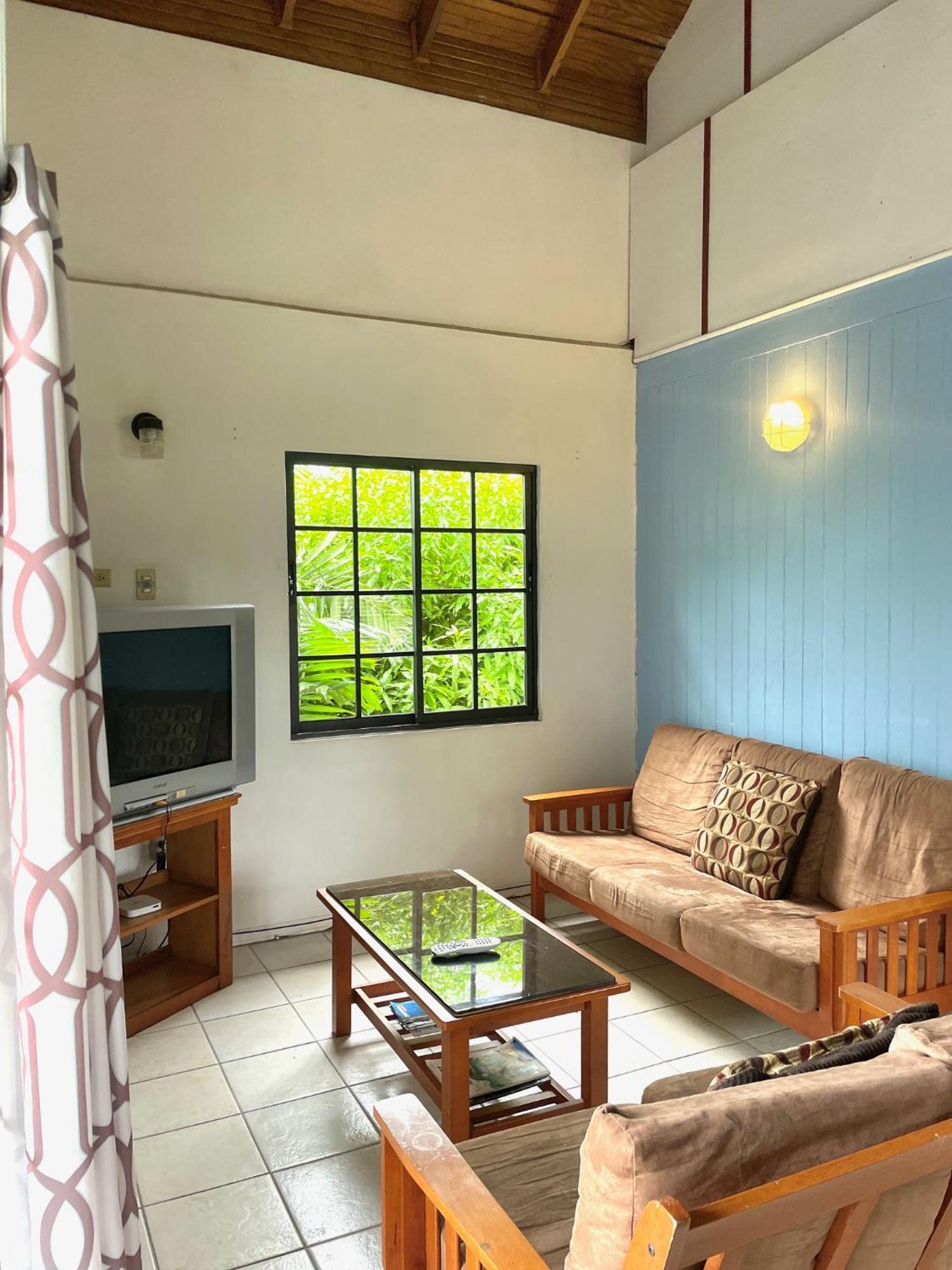 Bananaquit Tobago -Stay Near The Beach 크라운 포인트 외부 사진