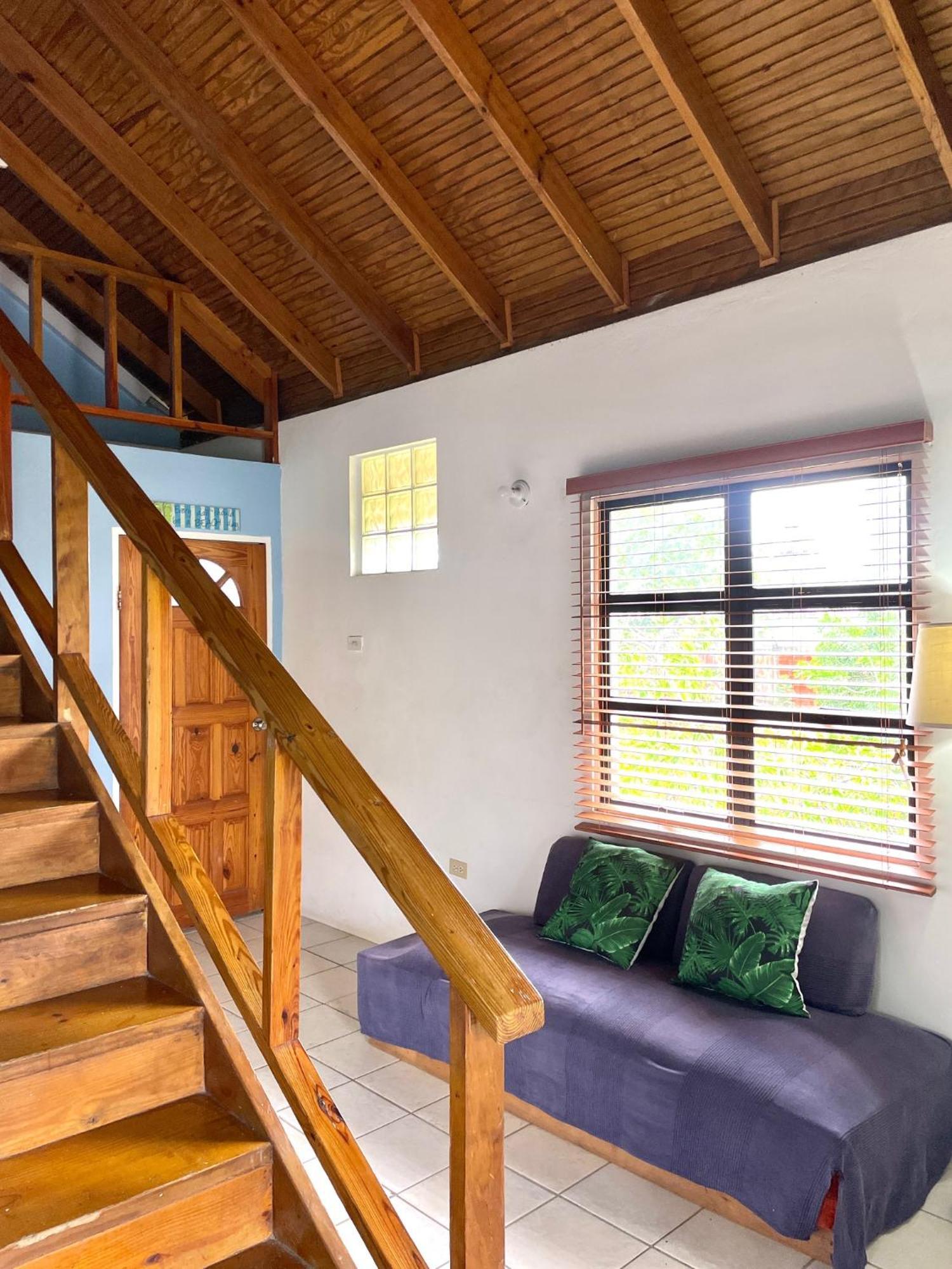 Bananaquit Tobago -Stay Near The Beach 크라운 포인트 외부 사진