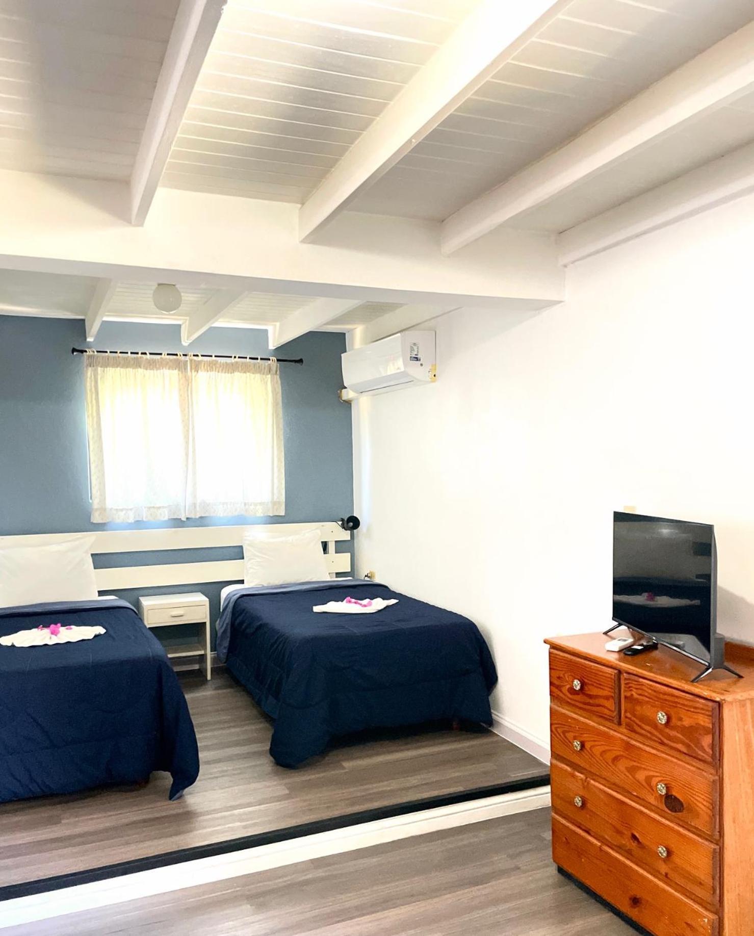 Bananaquit Tobago -Stay Near The Beach 크라운 포인트 외부 사진
