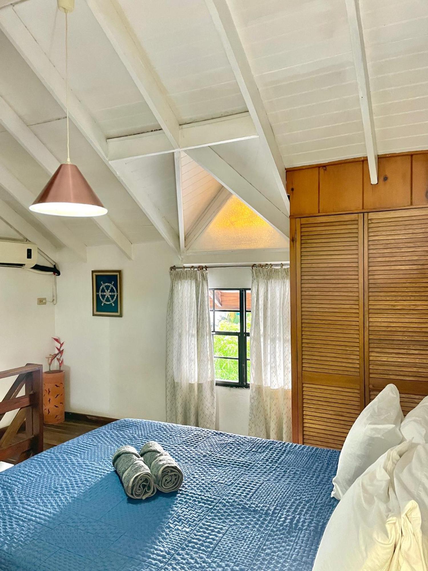 Bananaquit Tobago -Stay Near The Beach 크라운 포인트 외부 사진