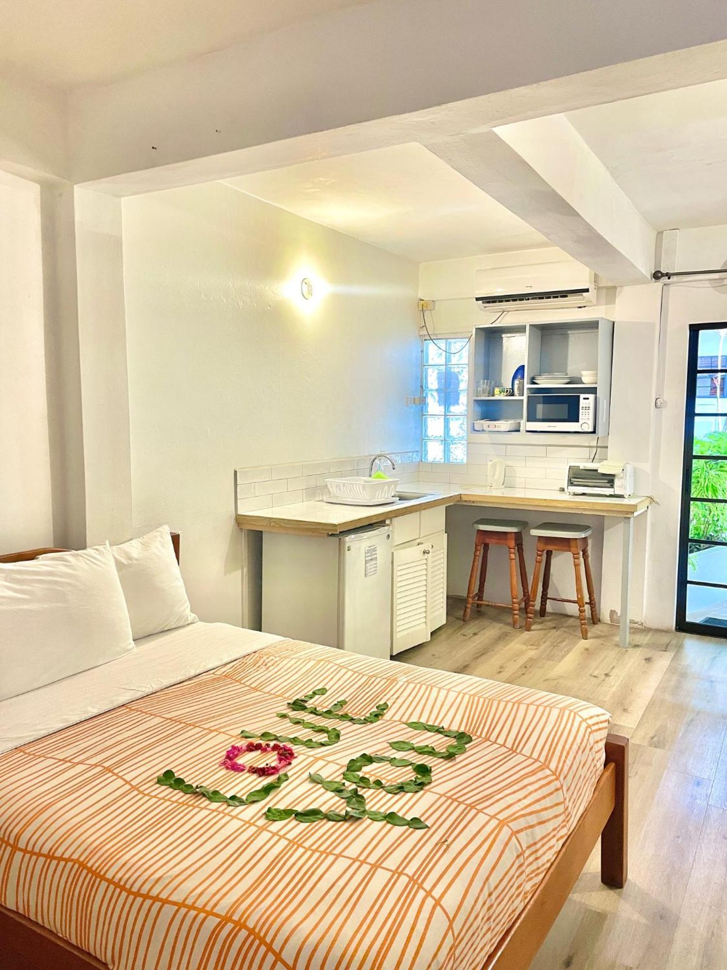 Bananaquit Tobago -Stay Near The Beach 크라운 포인트 외부 사진