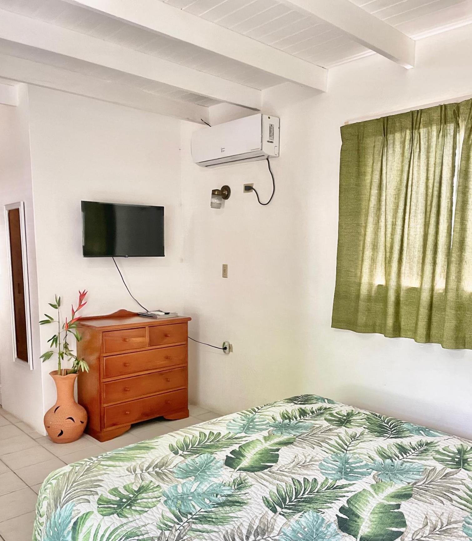 Bananaquit Tobago -Stay Near The Beach 크라운 포인트 외부 사진
